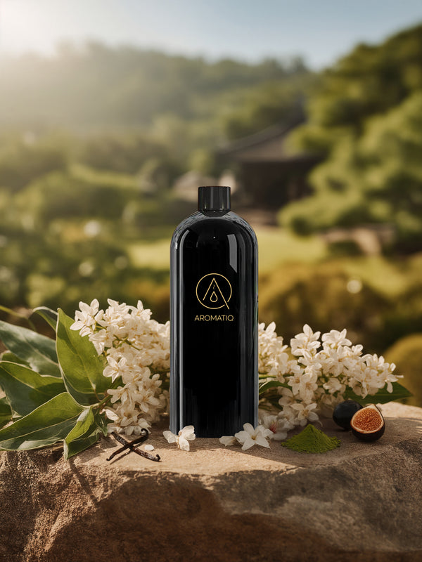 KYOTO blends green tea leaves, sweet grass, herbs and warm vanilla with soft woods. A serene, balanced fragrance inspired by peaceful Japanese gardens.